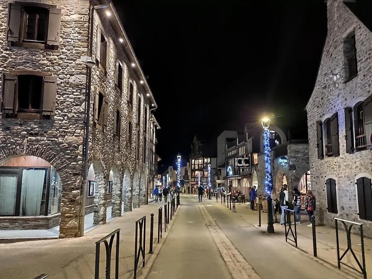 T2 Spacieux Et Lumineux Avec 2 Terrasses Sud Et Est, Proche Centre Village Сен-Лари-Сулан Франция